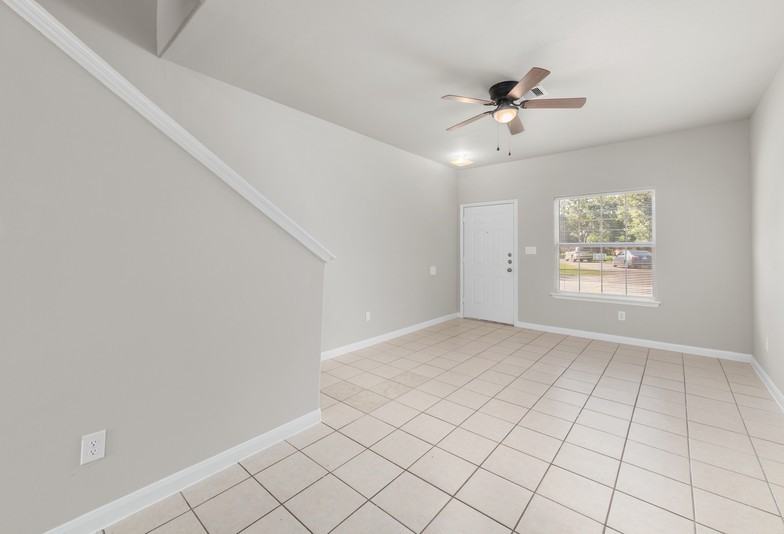 7522 Tejas Rd #7 - Photo 5 of 18