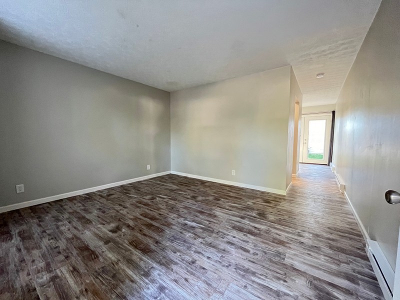 200 Forest Ln - Photo 3 of 23