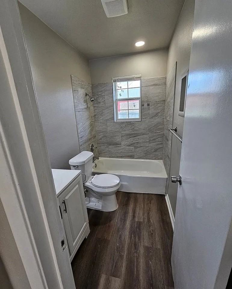 2527 Normont Cir #2527 - Photo 6 of 11