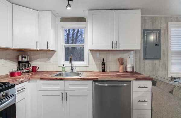 4160 Ne Winn Rd - Photo 3 of 4