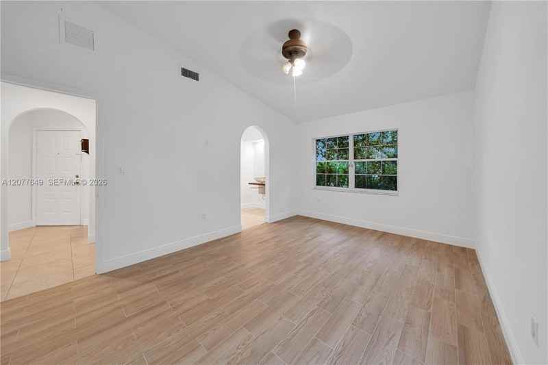 6355 Sw 112th Pl - Photo 7 of 19