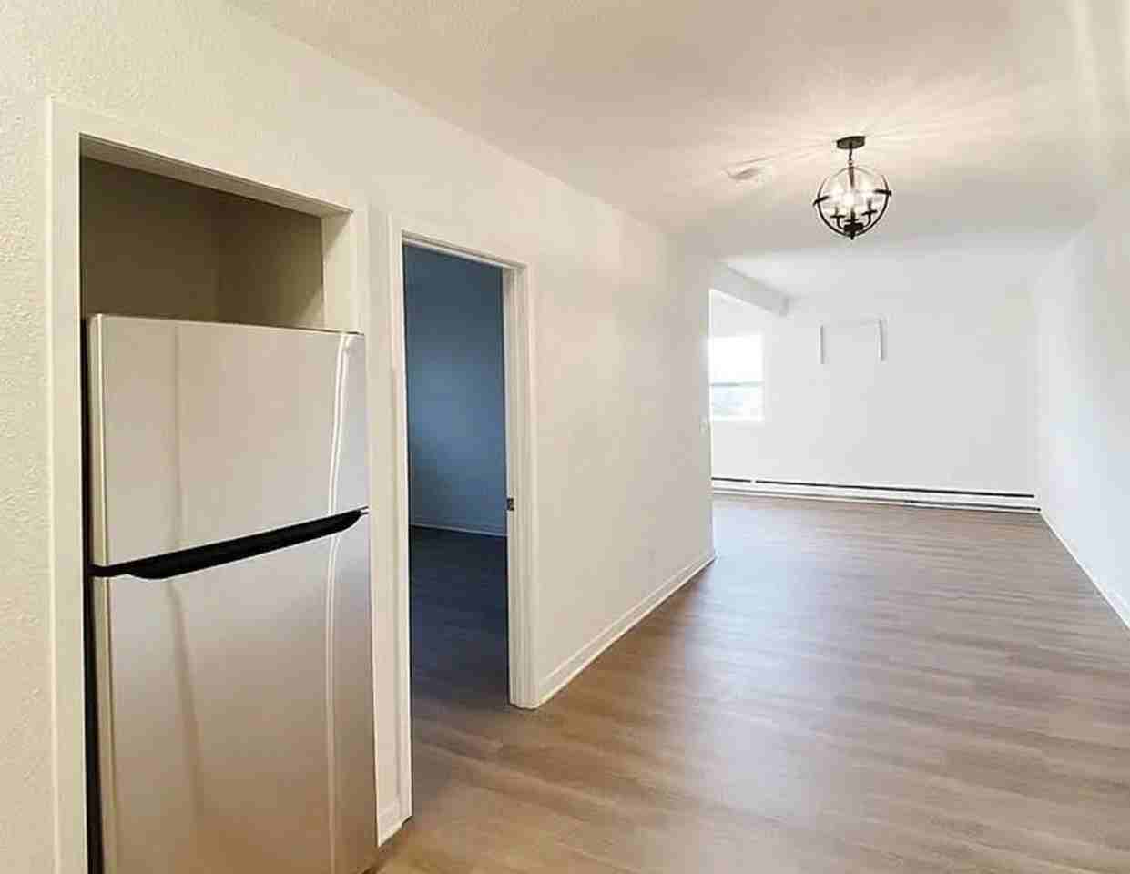 1433 4th St Se #1433-4thST - Photo 4 of 12