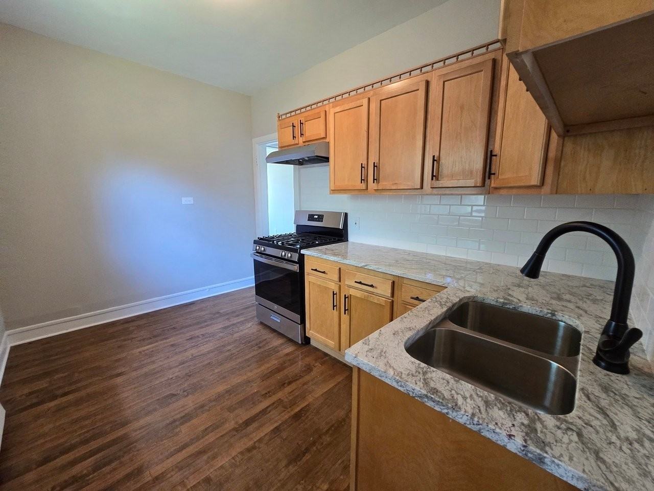 232 S 20th Ave - Photo 6 of 11