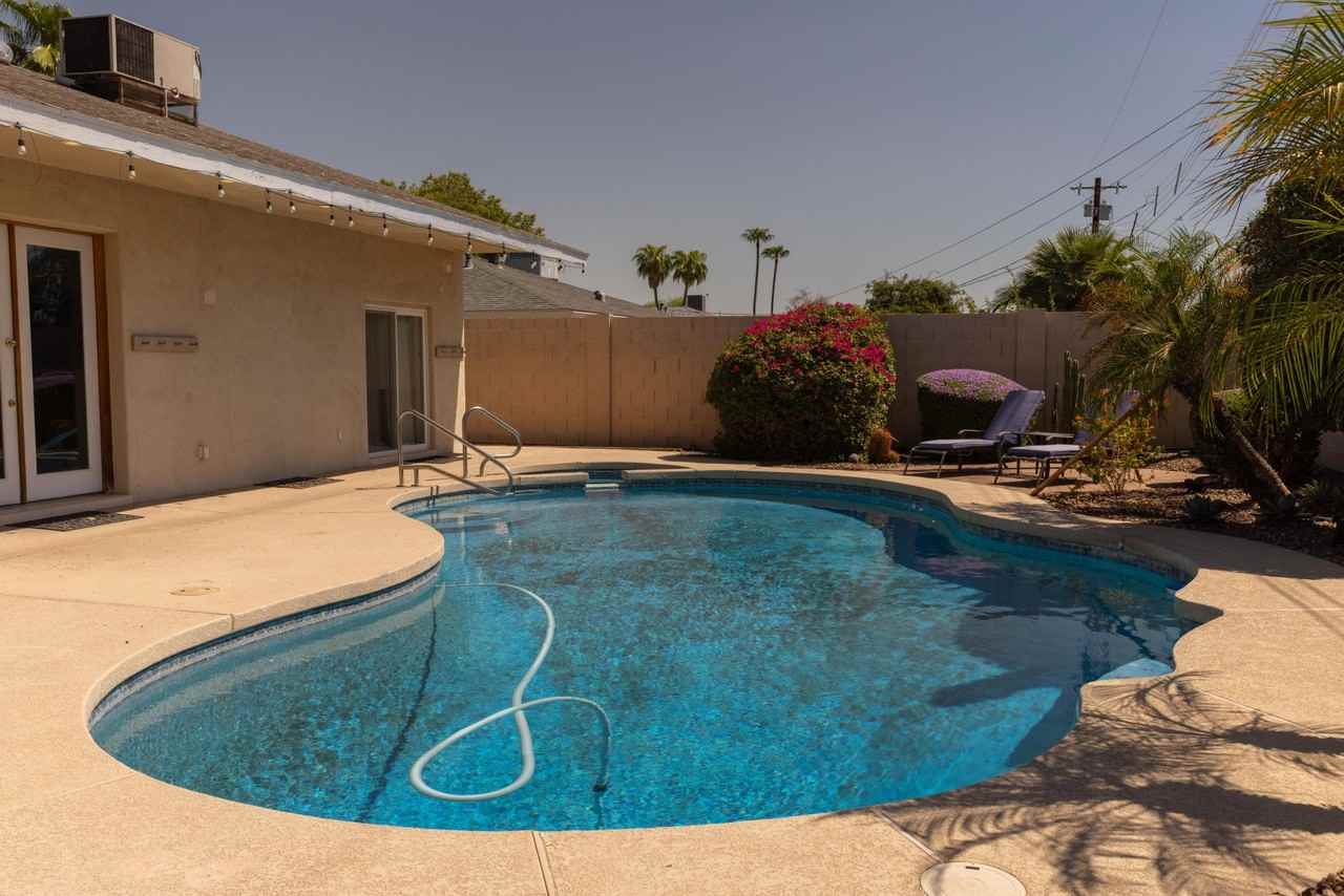 6821 E Palm Ln - Photo 4 of 35