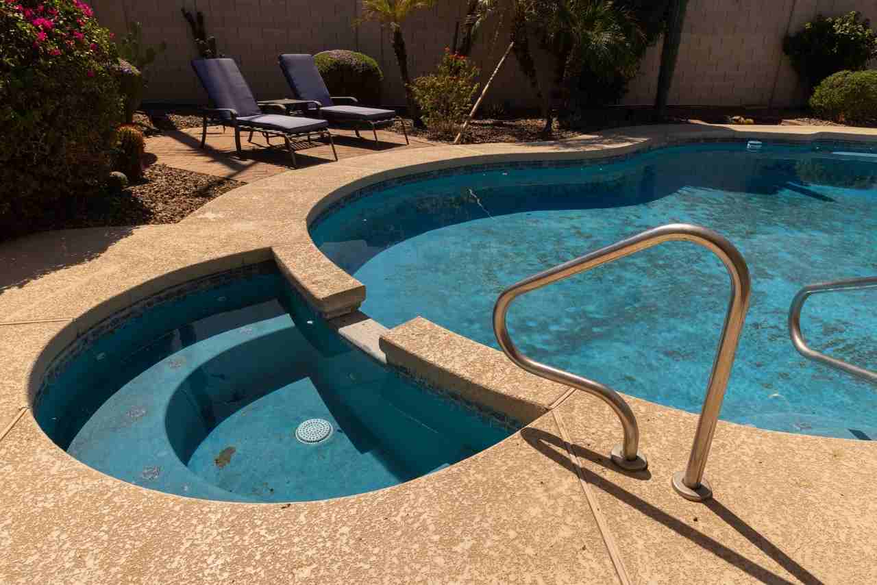 6821 E Palm Ln - Photo 5 of 35
