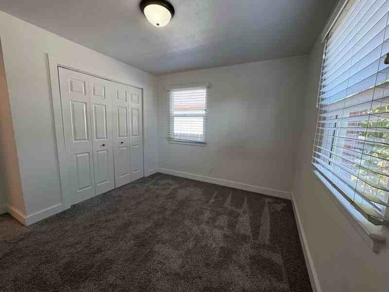 2316 W Kootenai St - Photo 4 of 10
