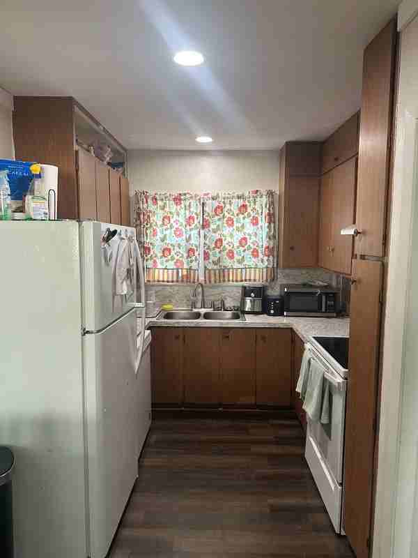2312 Knapp St - Photo 3 of 22