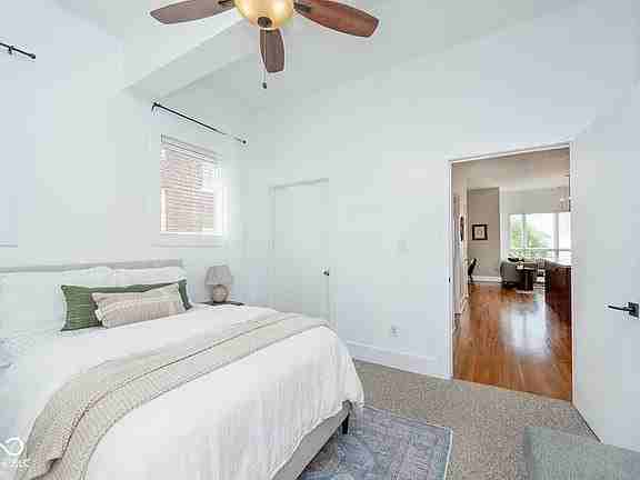 233 E Saint Joseph St #77