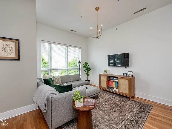 233 E Saint Joseph St #77 - Photo 4 of 19