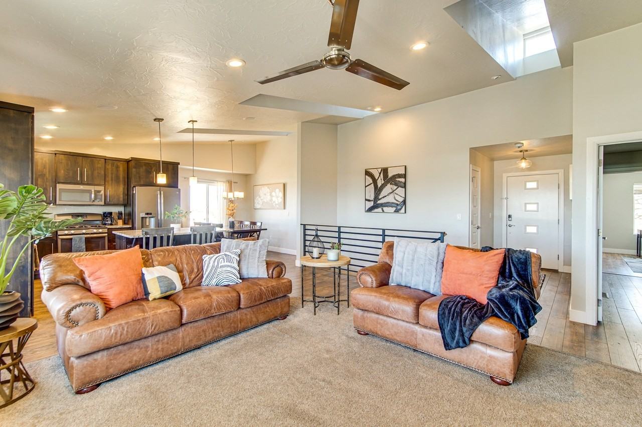48 S Cimarron Cir - Photo 3 of 18