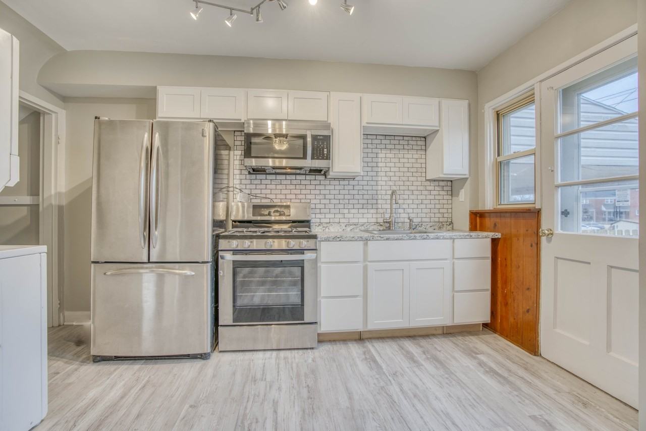 7814 Charlesmont Rd - Photo 3 of 14