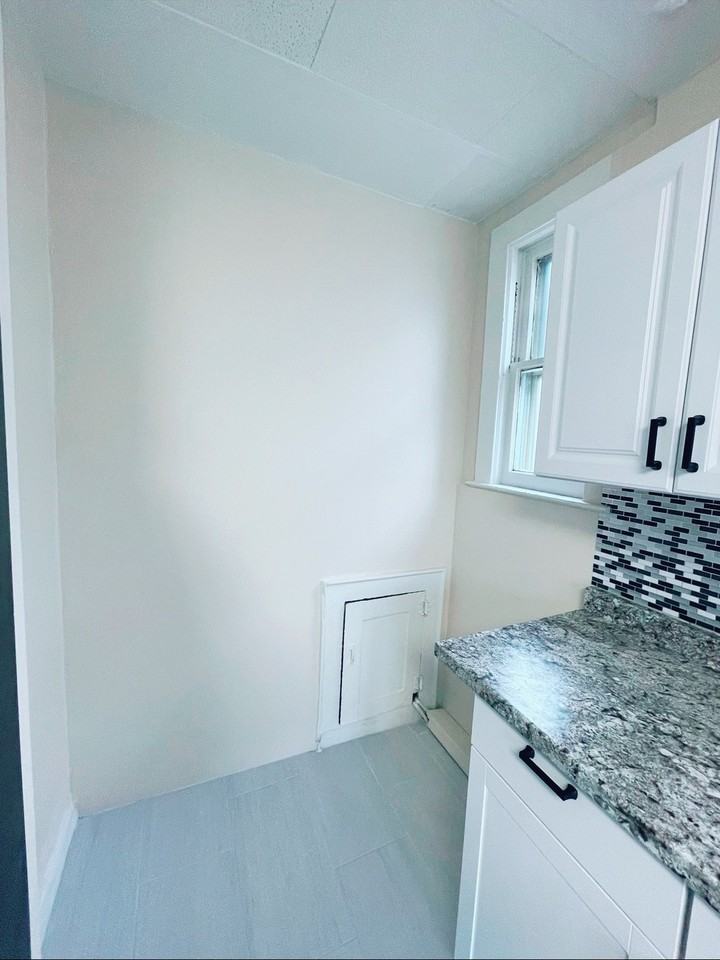 16 Hazel Pl #2 - Photo 4 of 20