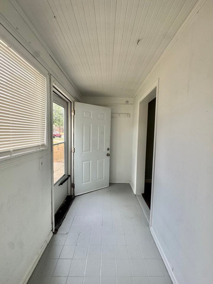 1000 N Tabor Ave - Photo 4 of 20