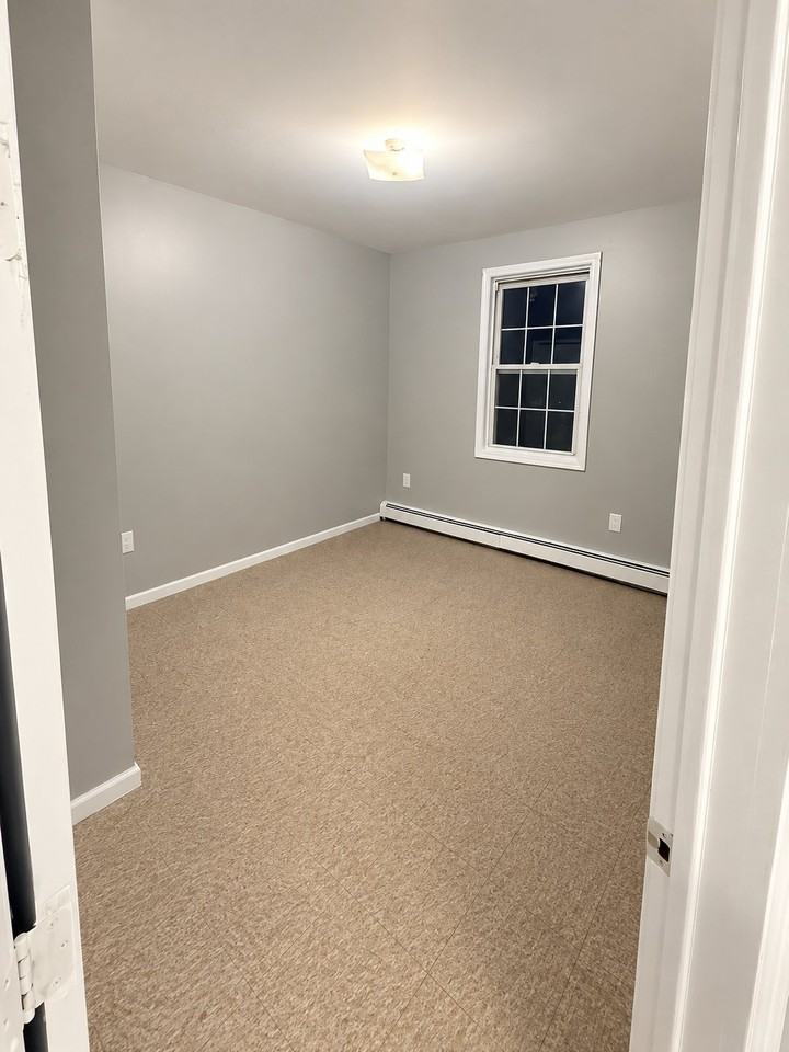 106 Martin St #2R - Photo 6 of 8