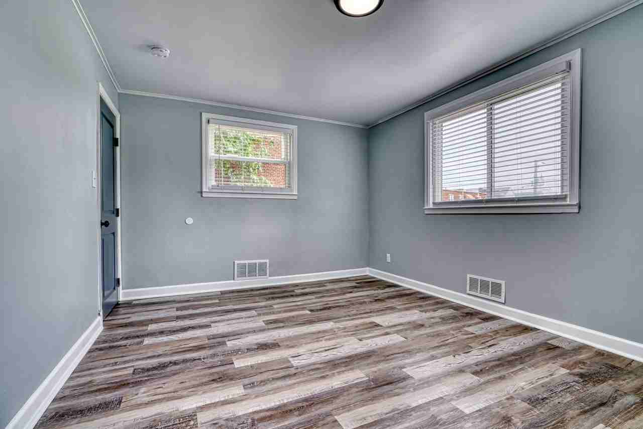 2236 Searles Rd - Photo 4 of 13