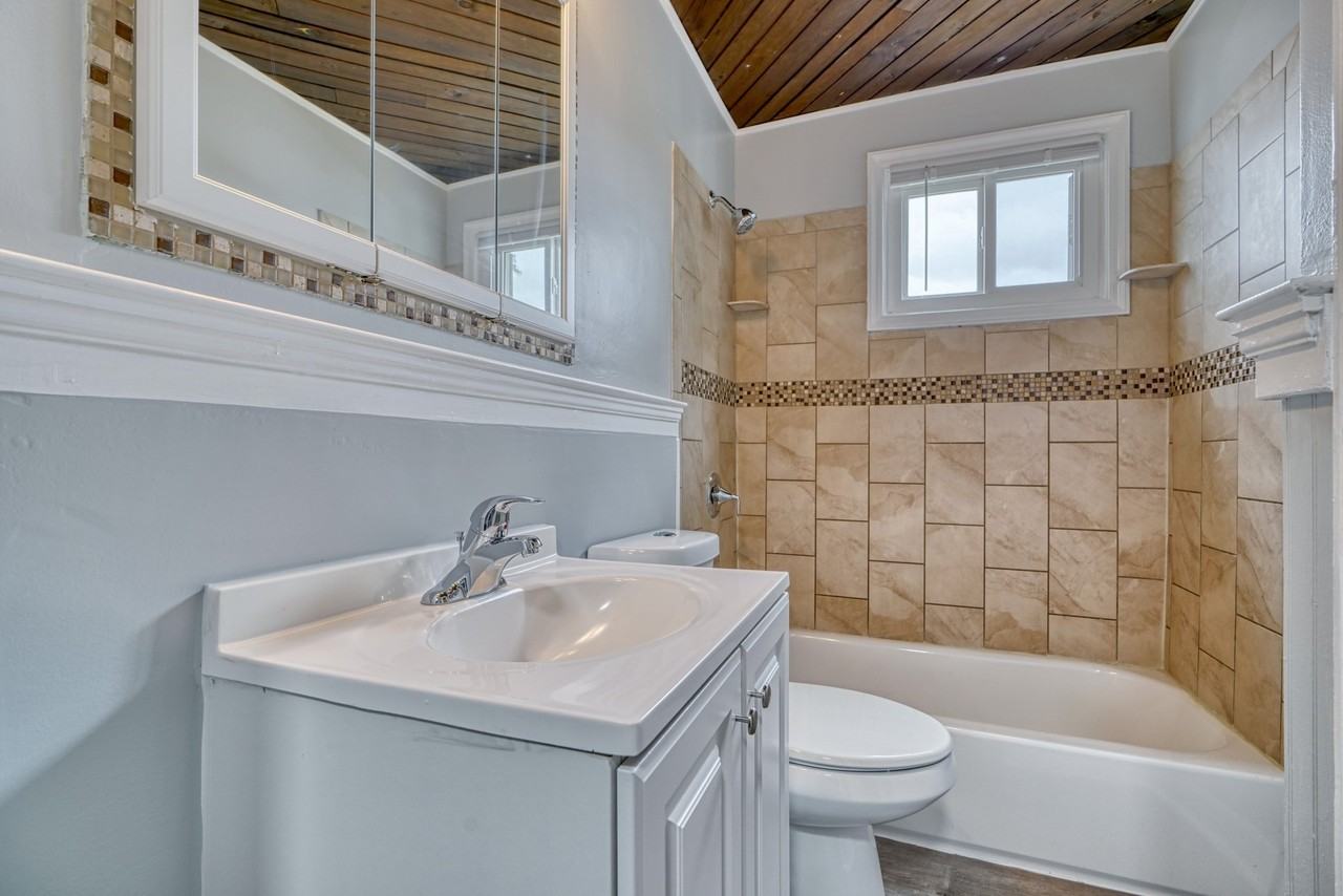 2236 Searles Rd - Photo 5 of 13