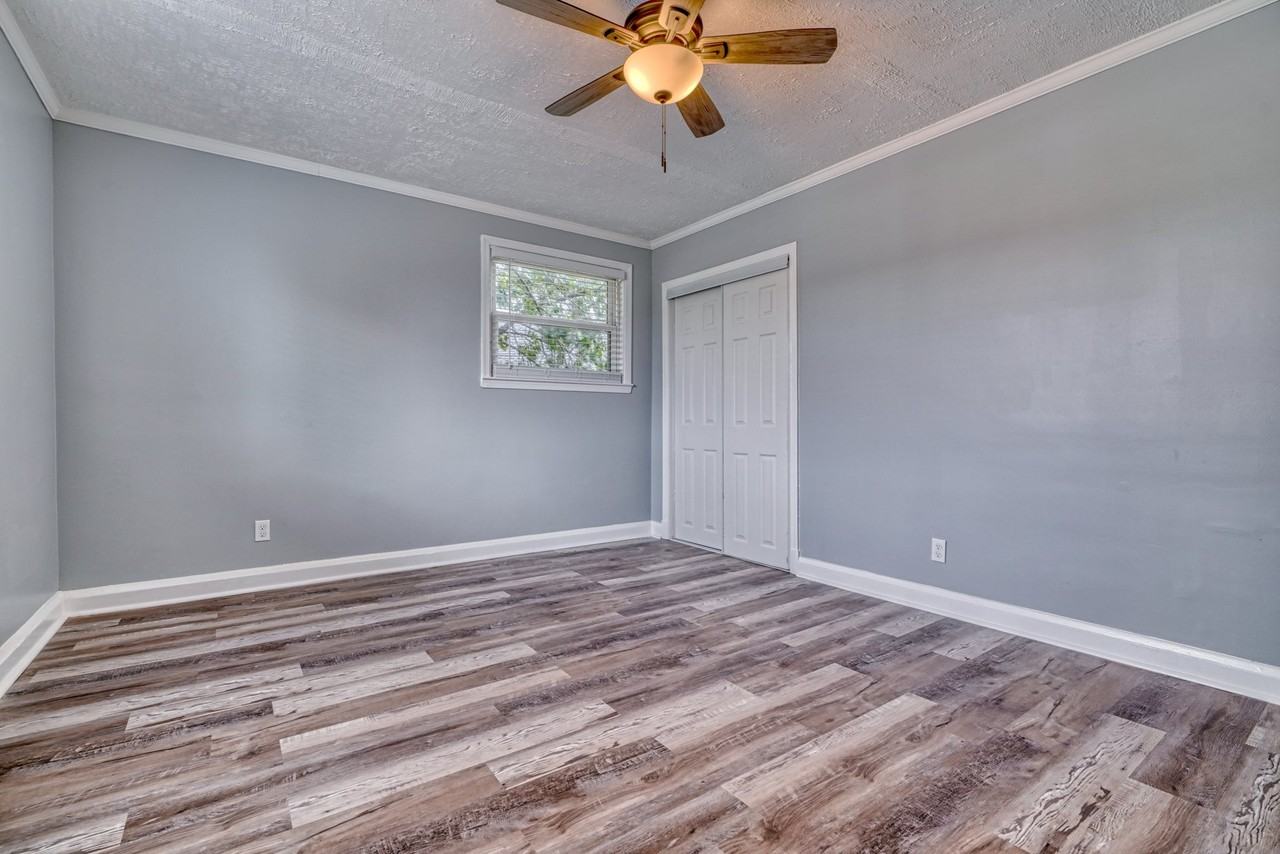 2236 Searles Rd - Photo 7 of 13