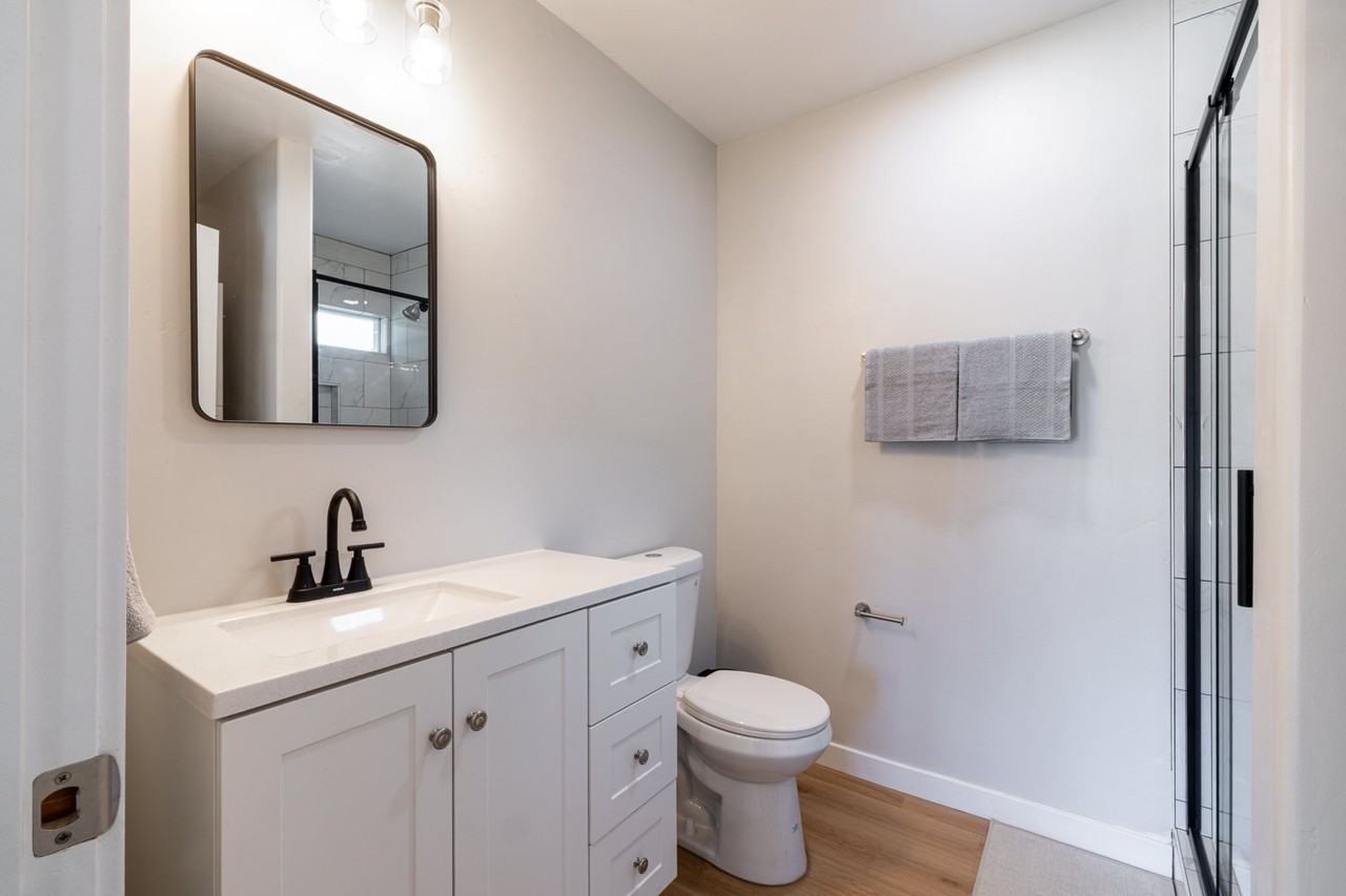 8122 Melrose Ln - Photo 4 of 16