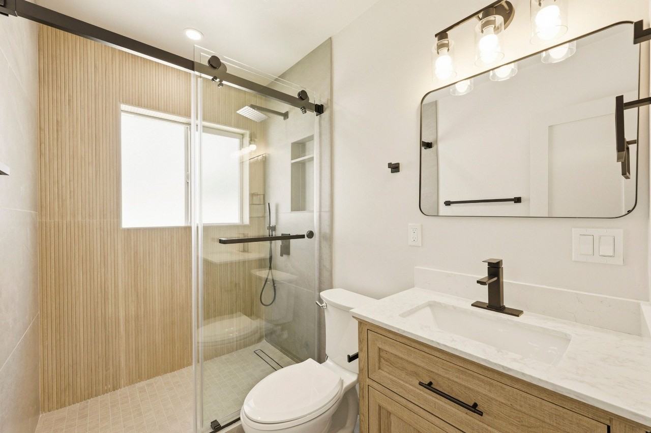 1382 Grove Ave - Photo 7 of 18