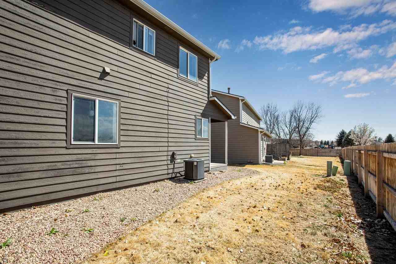 1759 Rowan Ln - Photo 6 of 21