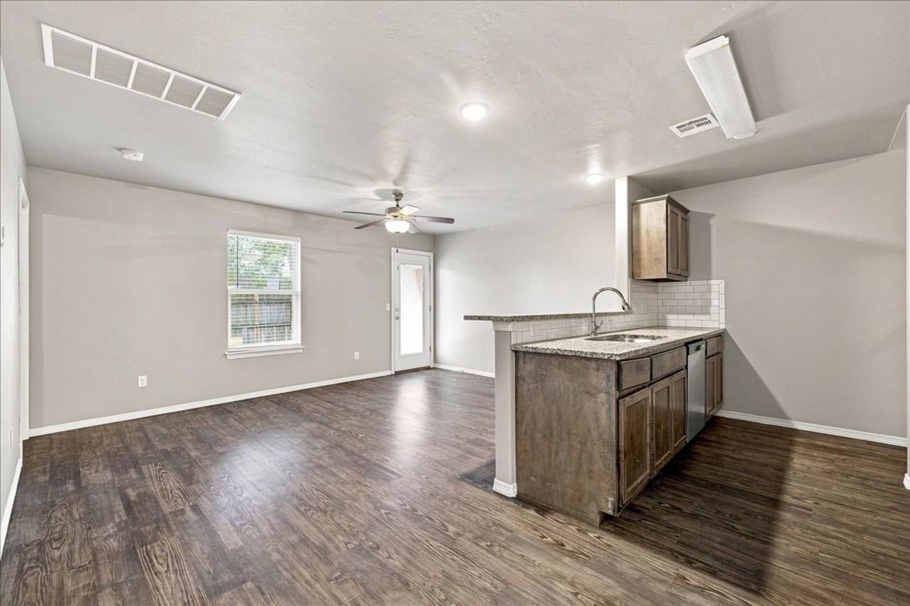 2024 Buena Vida Ln - Photo 4 of 20