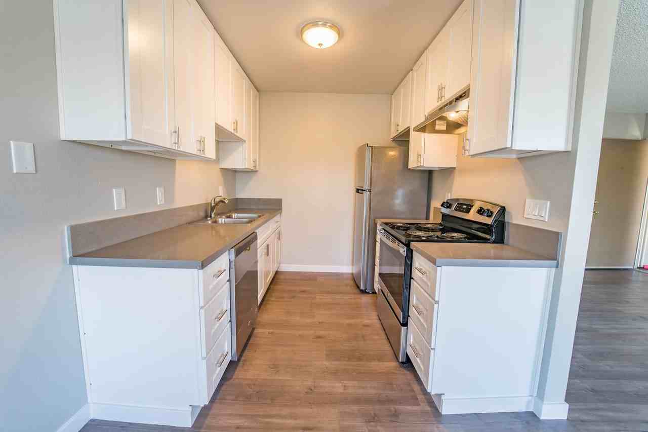 Vista de Helix Apartments - Photo 2 of 40