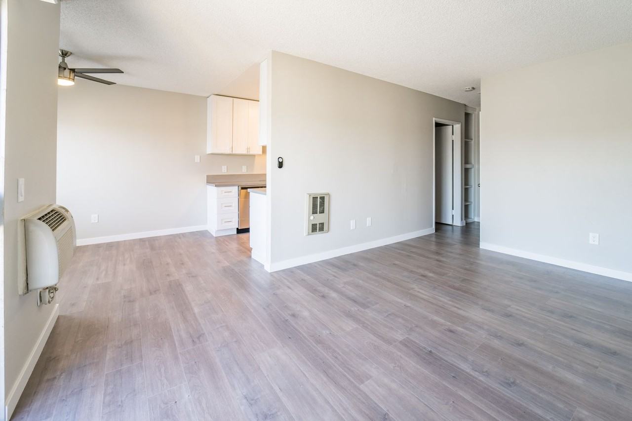 Vista de Helix Apartments - Photo 3 of 40