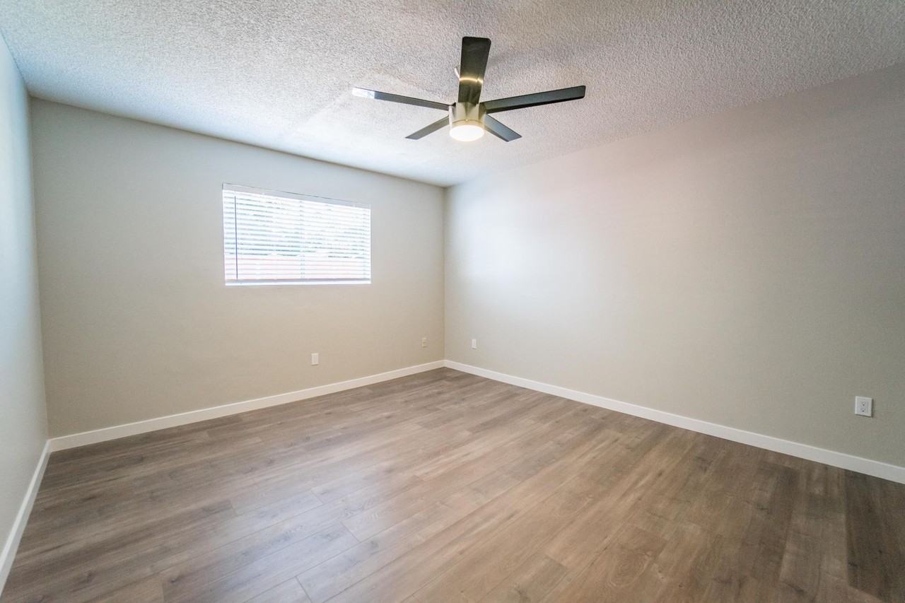 Vista de Helix Apartments - Photo 7 of 40