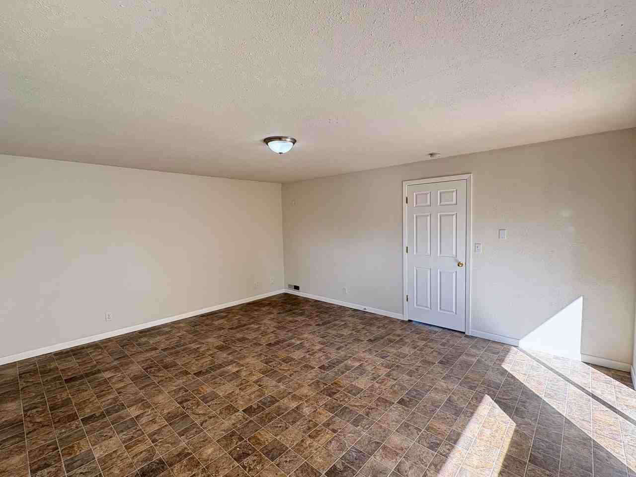 1115 Nw 20th St - Photo 7 of 23