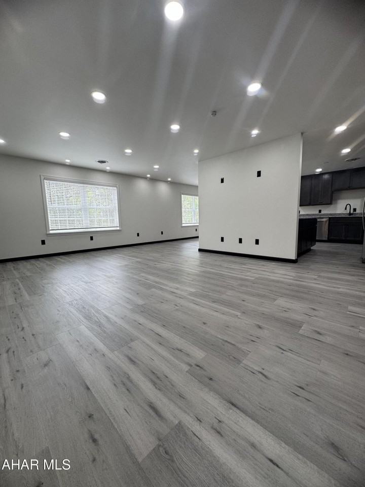 8495 Woodbury Pike #2 - Photo 3 of 15