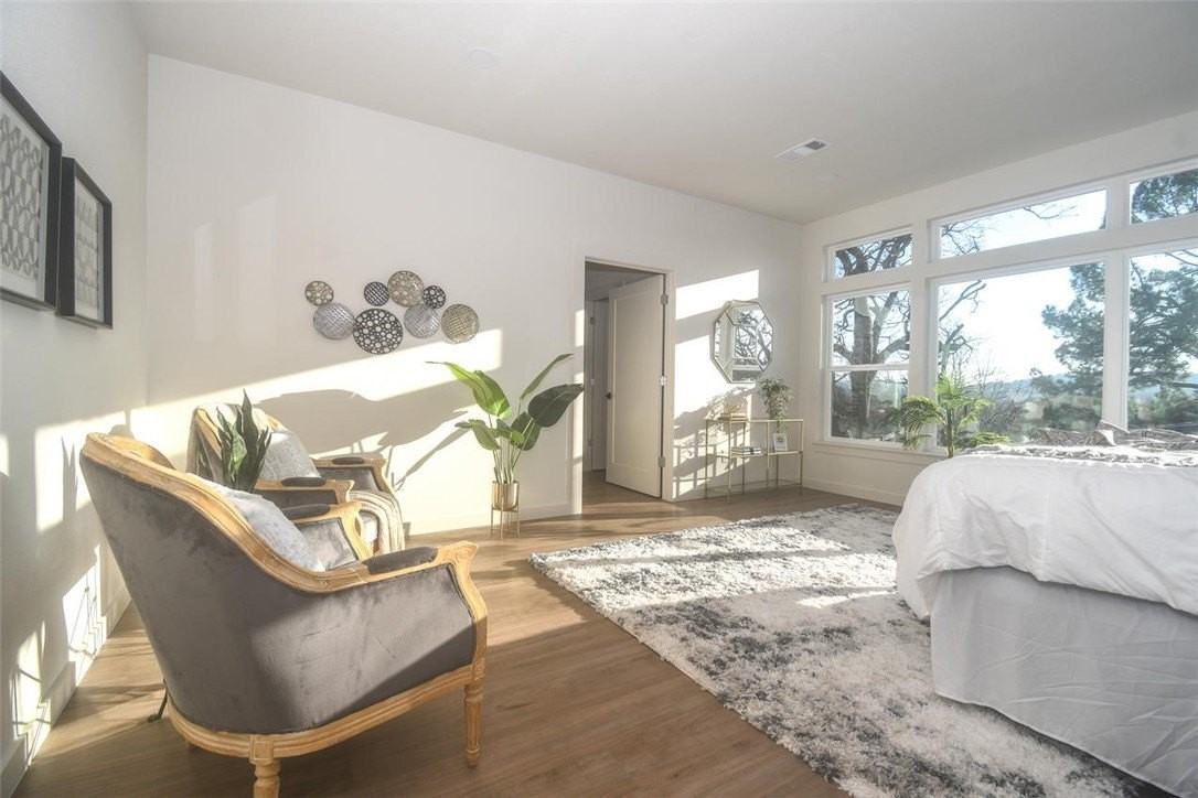 567 S Blair Ave - Photo 4 of 16