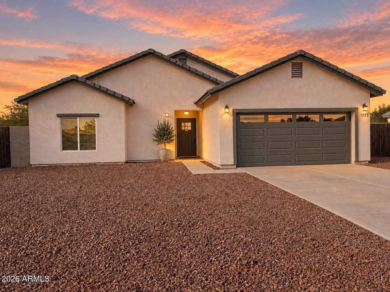 11176 W Cambria Cir - Photo 3 of 47