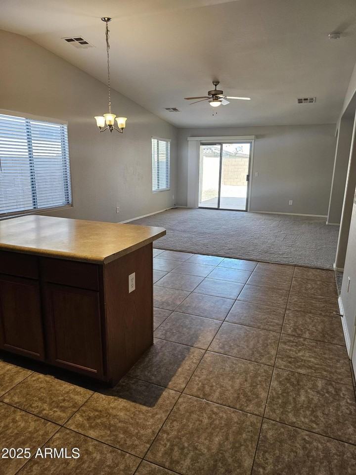 45360 W Woody Rd - Photo 5 of 37