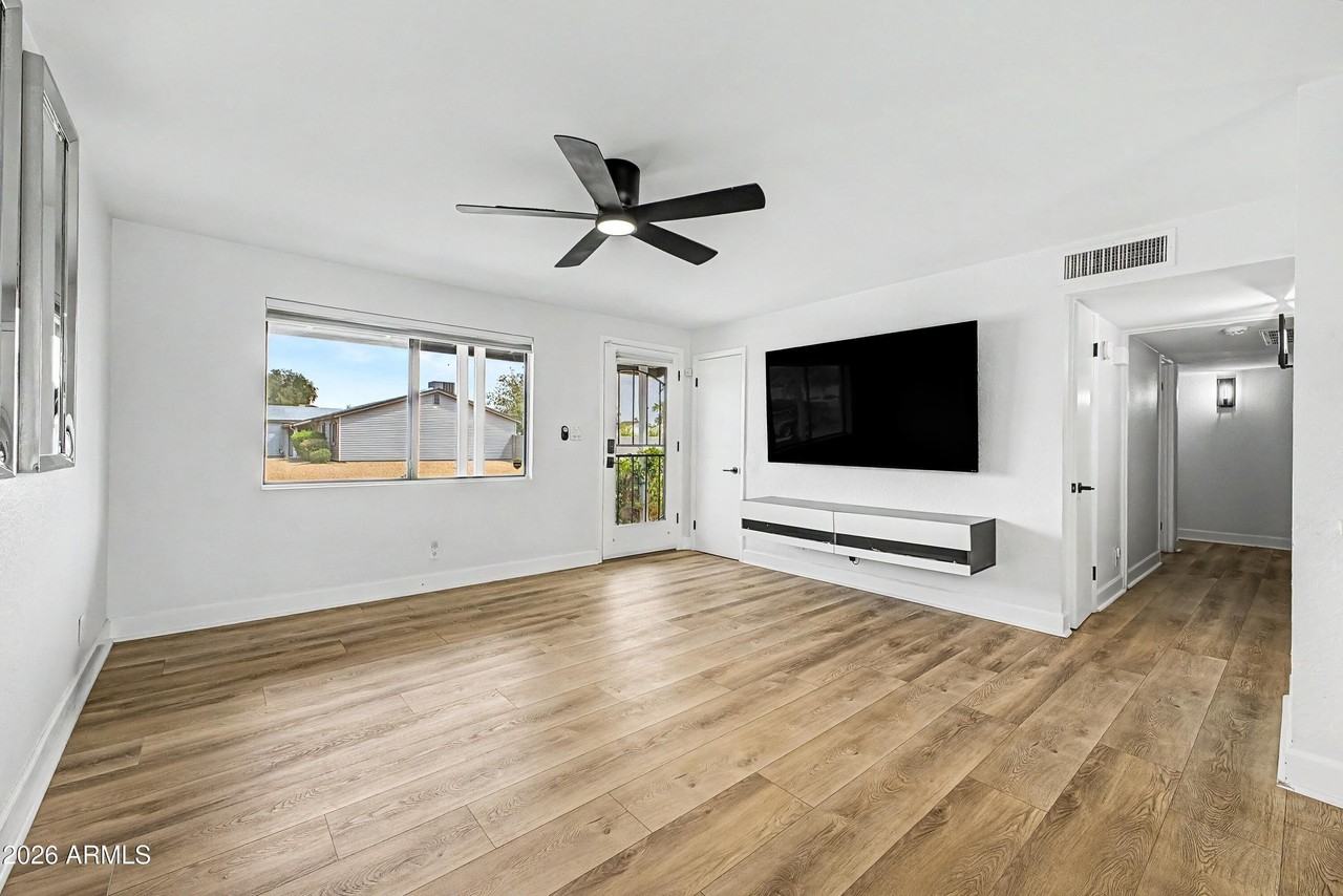 4101 E Calavar Rd - Photo 6 of 28