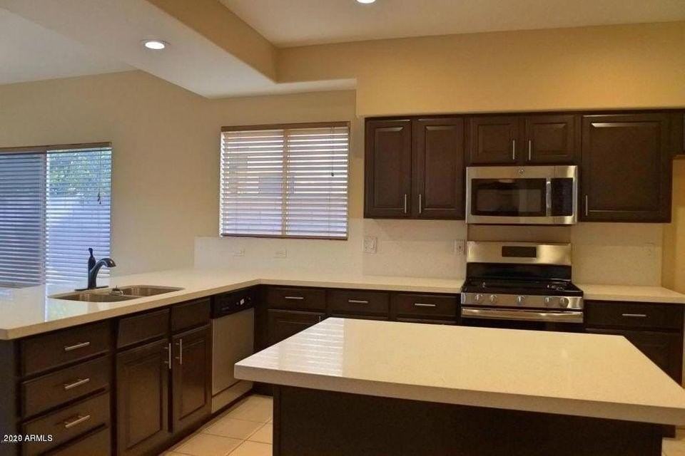300 N Bullmoose Dr - Photo 2 of 26