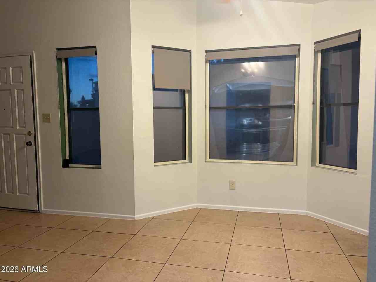 1151 W Laredo St - Photo 4 of 20