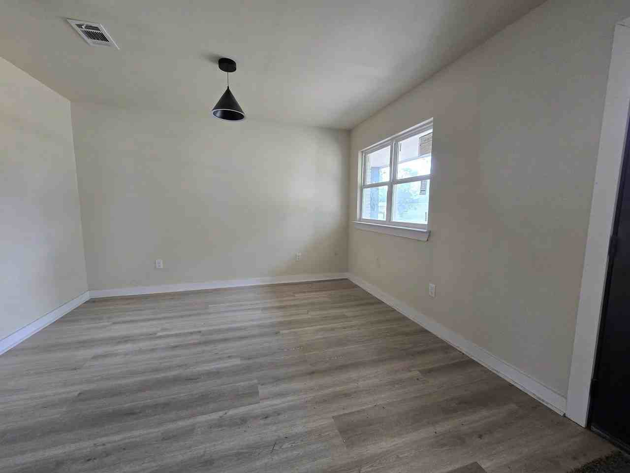 3435 Kenwood Dr - Photo 2 of 13