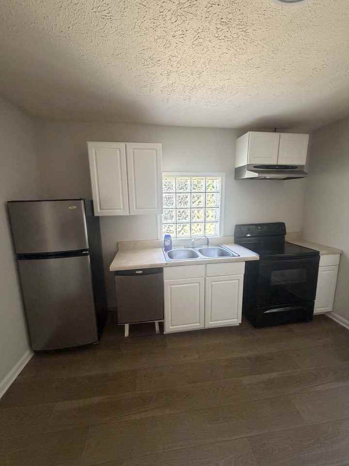 921 N Wayne St #1 - Photo 7 of 9