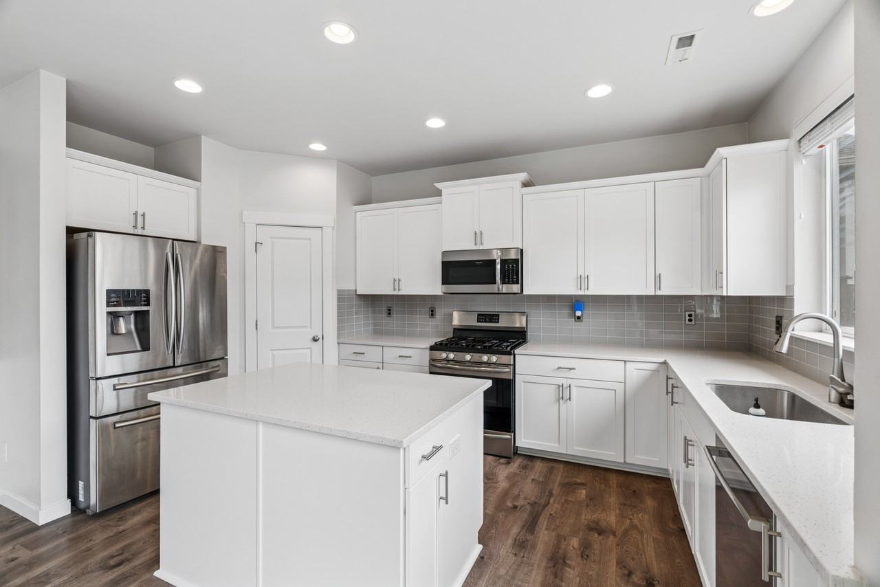 6813 Sweetgum Ave Ne #1 - Photo 6 of 28