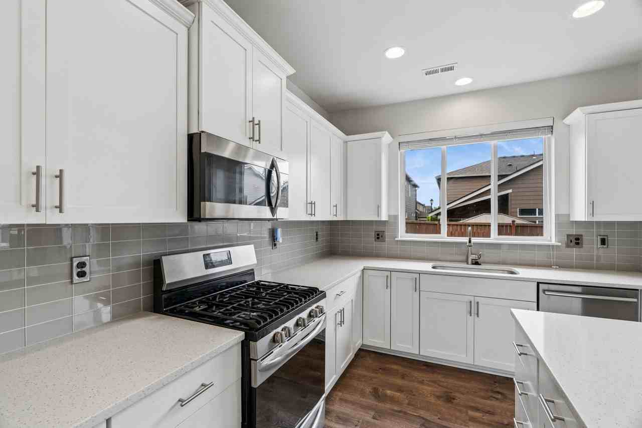6813 Sweetgum Ave Ne #1 - Photo 7 of 28