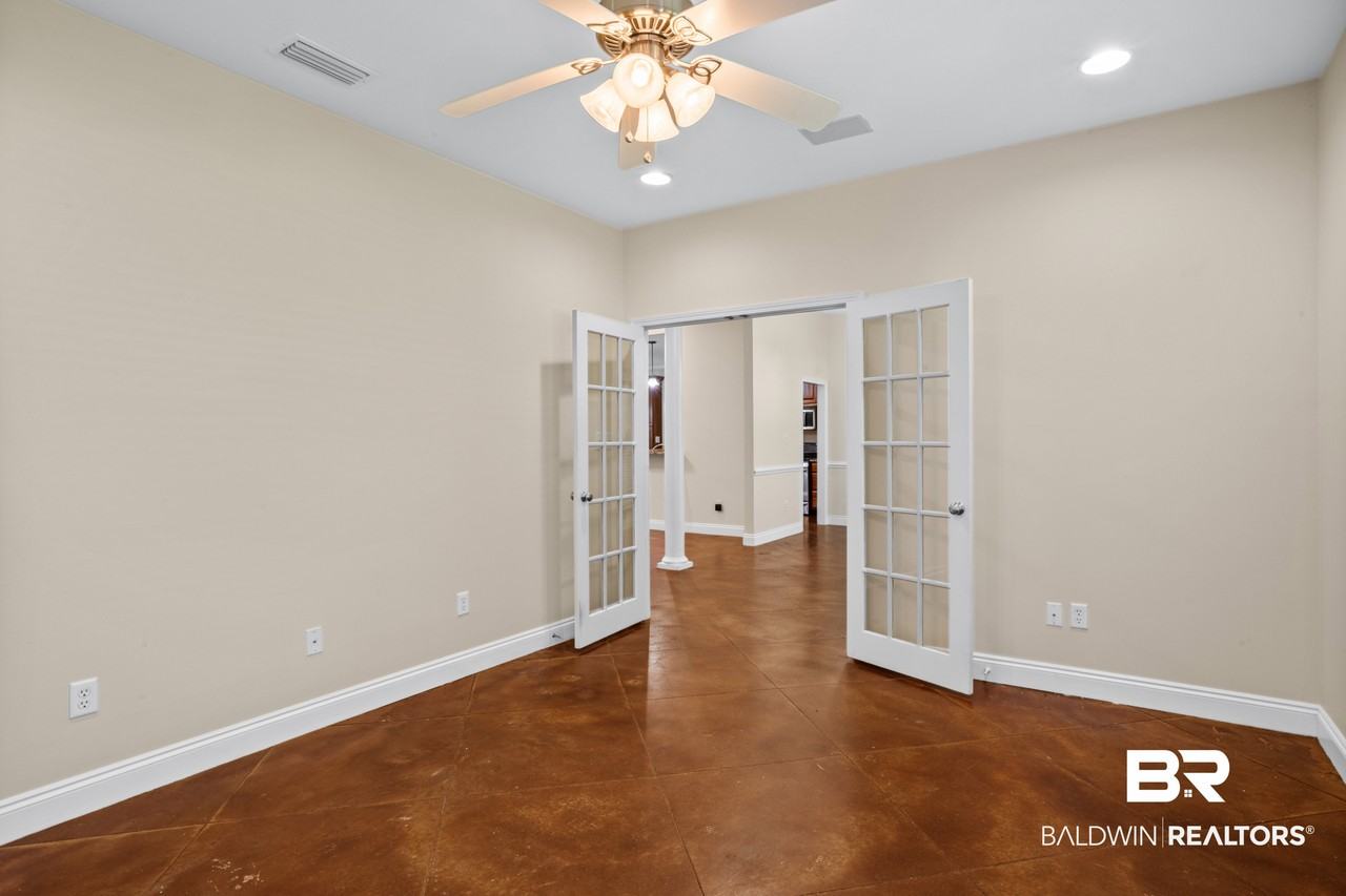 20720 Northwood St - Photo 3 of 28