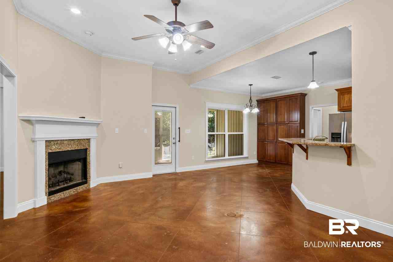 20720 Northwood St - Photo 5 of 28