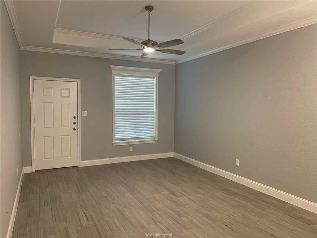3838 Oldenburg Ln - Photo 3 of 23
