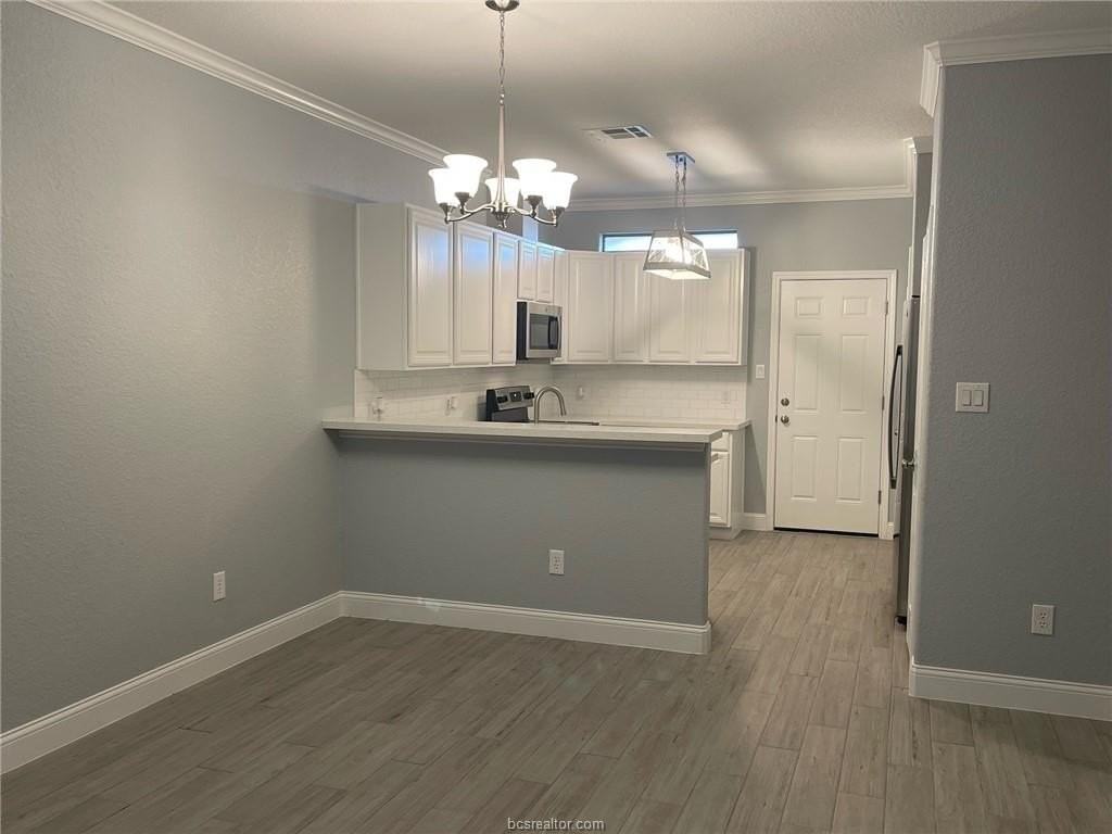 3838 Oldenburg Ln - Photo 4 of 23