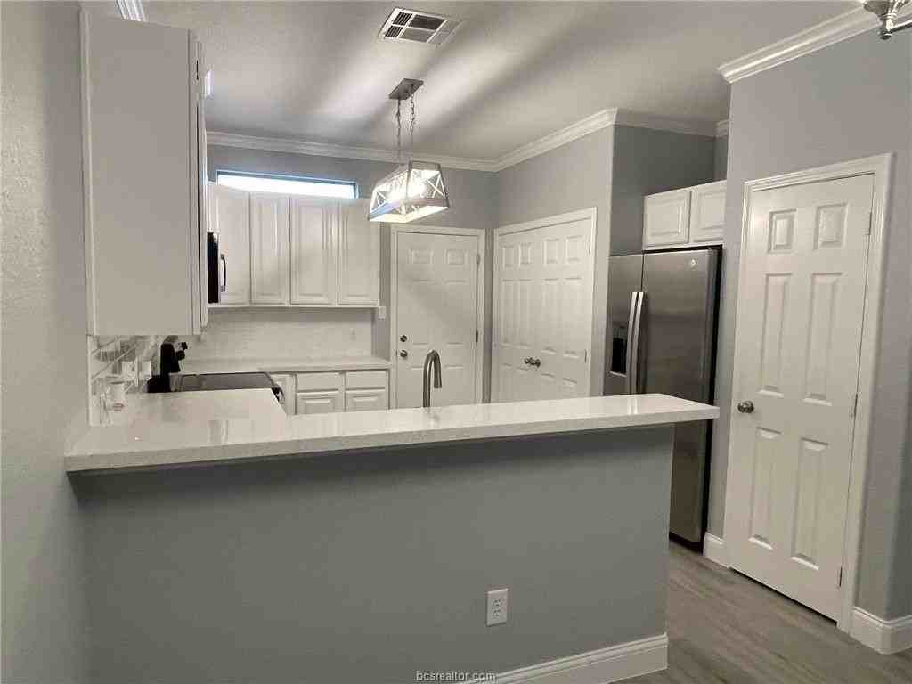 3838 Oldenburg Ln - Photo 5 of 23
