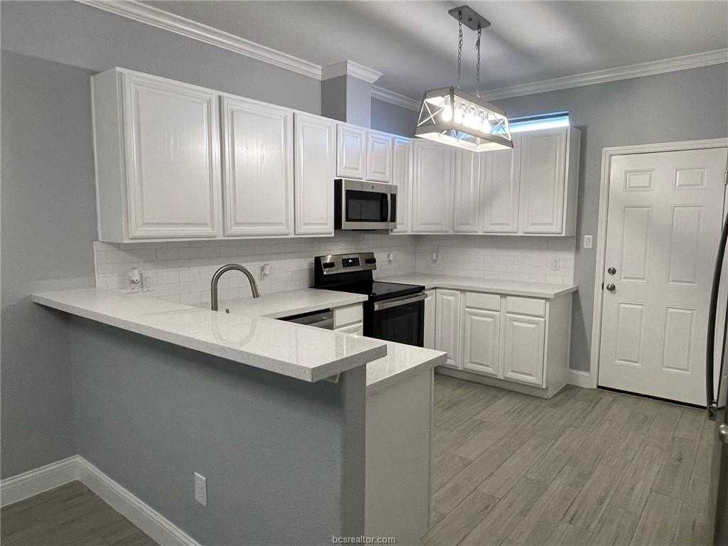 3838 Oldenburg Ln - Photo 6 of 23
