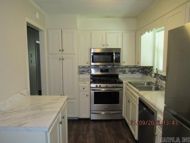 1315 Fairlane Dr - Photo 6 of 19