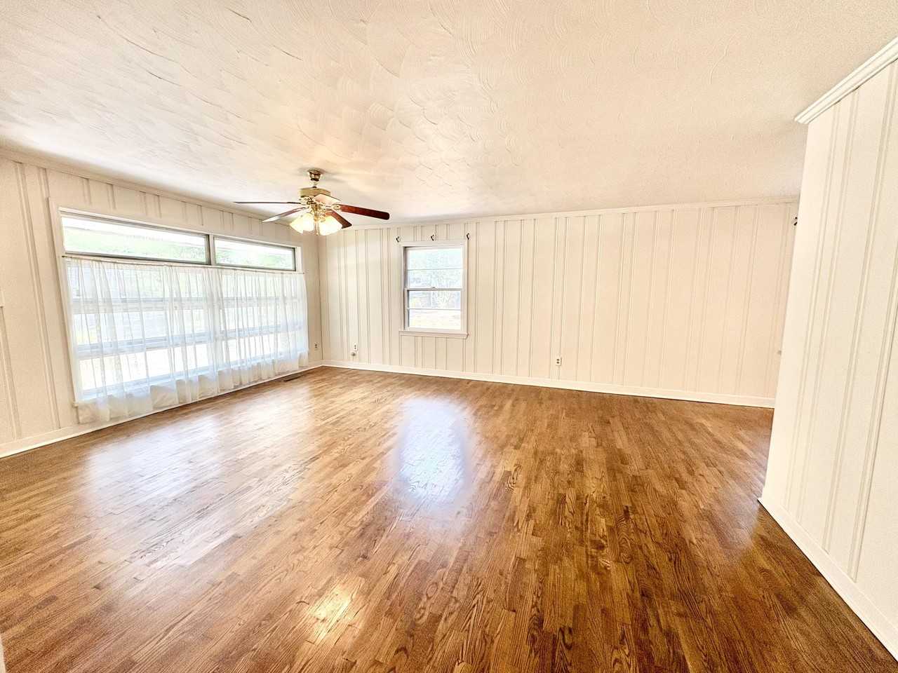 922 Ridgeway Ave - Photo 7 of 24