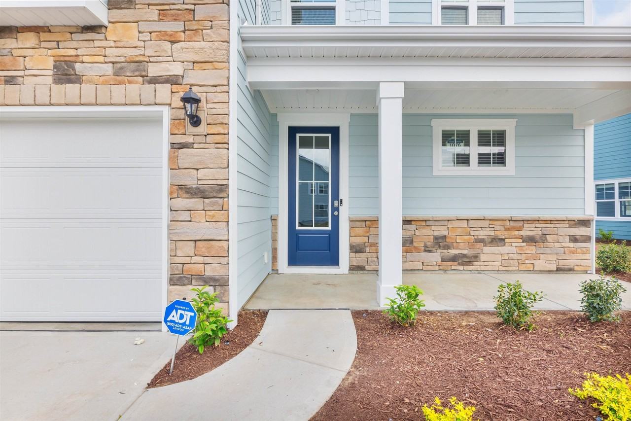 7068 Shooting Star Way - Photo 3 of 40