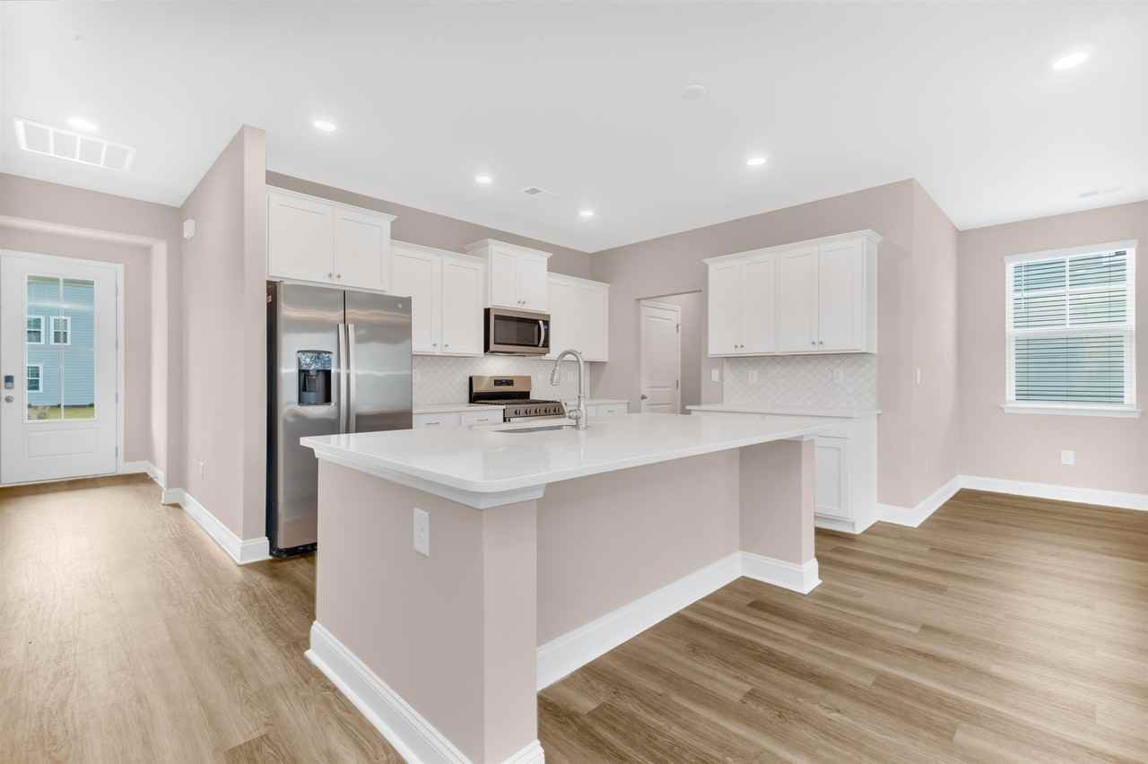 7068 Shooting Star Way - Photo 4 of 40